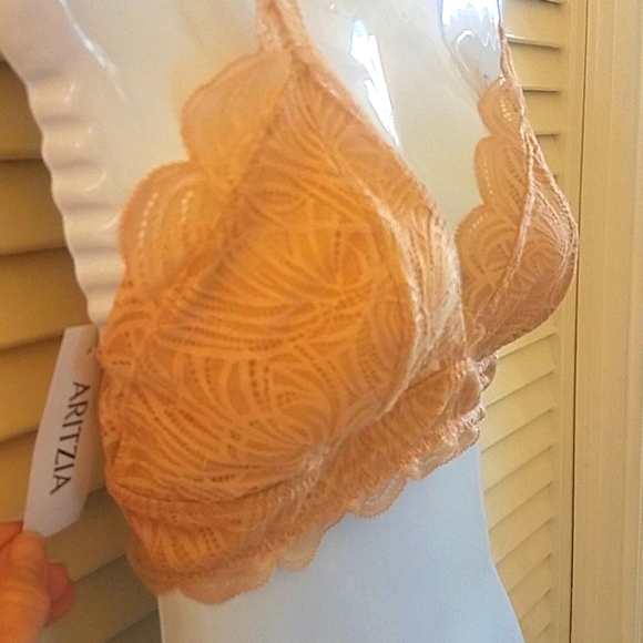 NWT Aritzia Talula lacy Bra - Picture 2 of 7